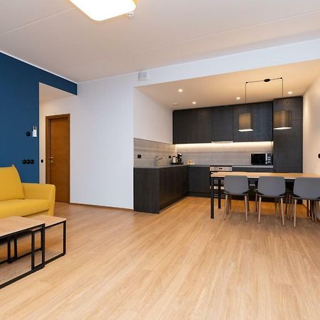 Self-Check-In 2 Bedroom Apartment With A Terrace And Free Parking Tallinn Ngoại thất bức ảnh