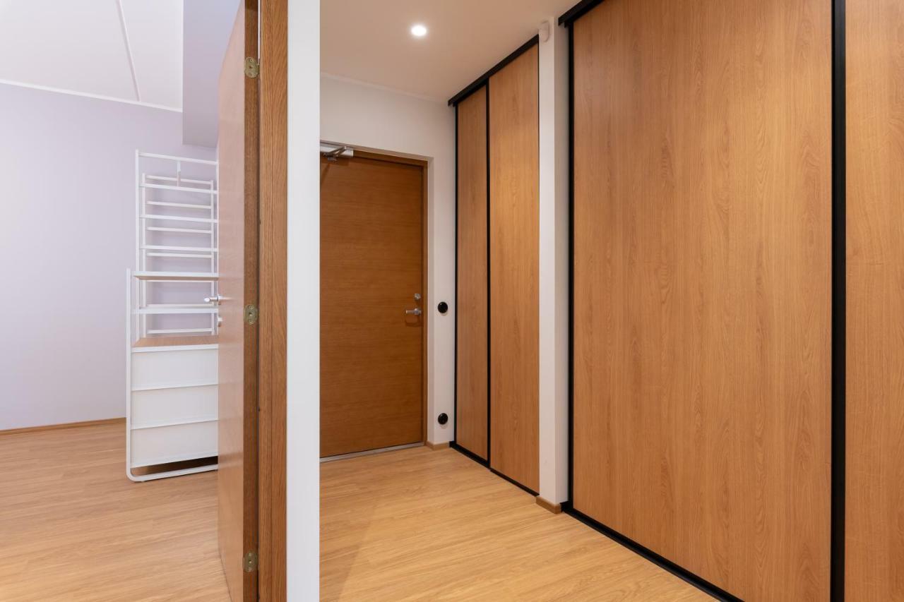 Self-Check-In 2 Bedroom Apartment With A Terrace And Free Parking Tallinn Ngoại thất bức ảnh